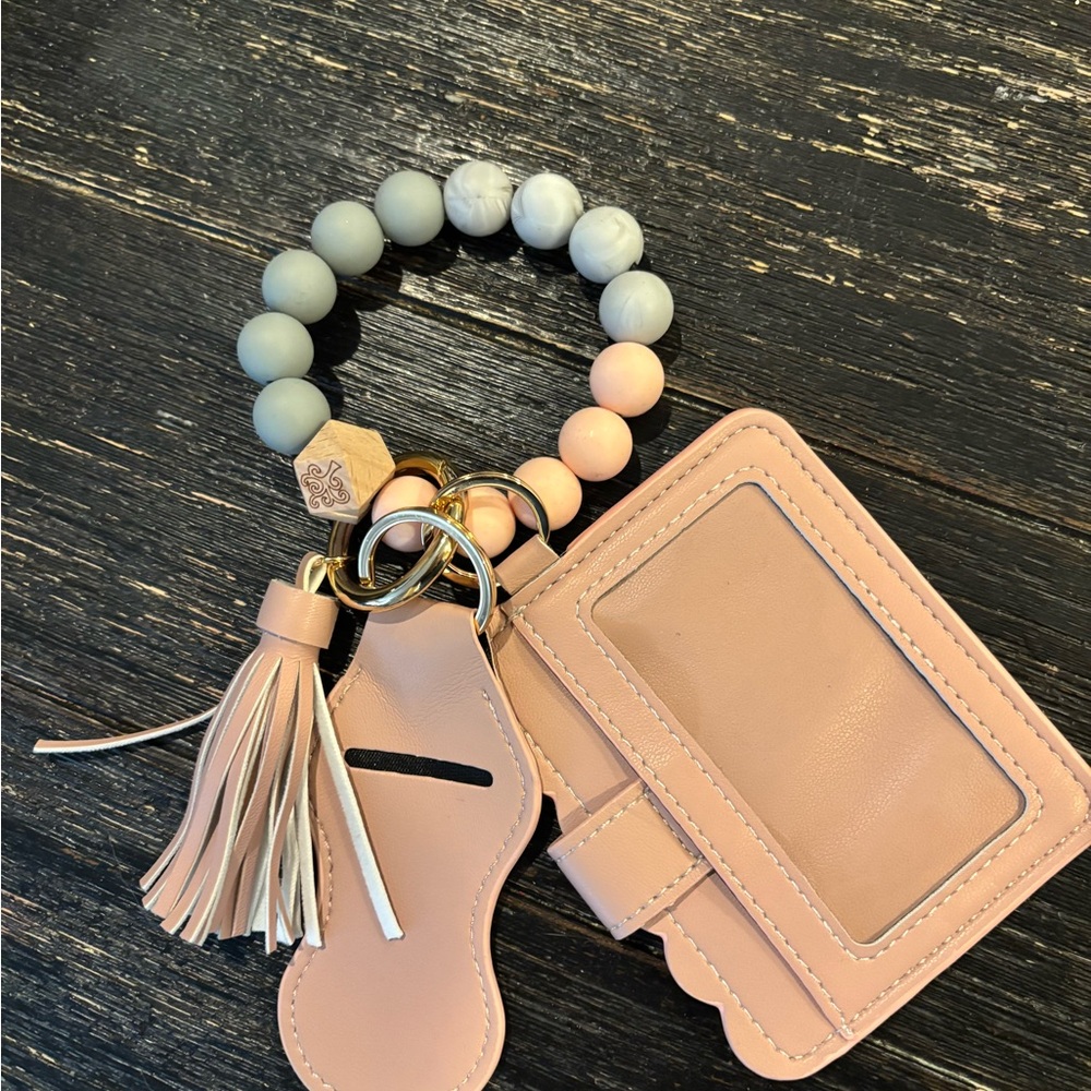 Keychain wristlets